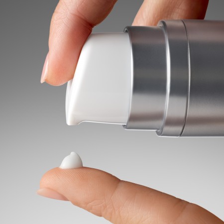 dermalogica_smarteyedensity_shot4_1337_r2_45-450x450